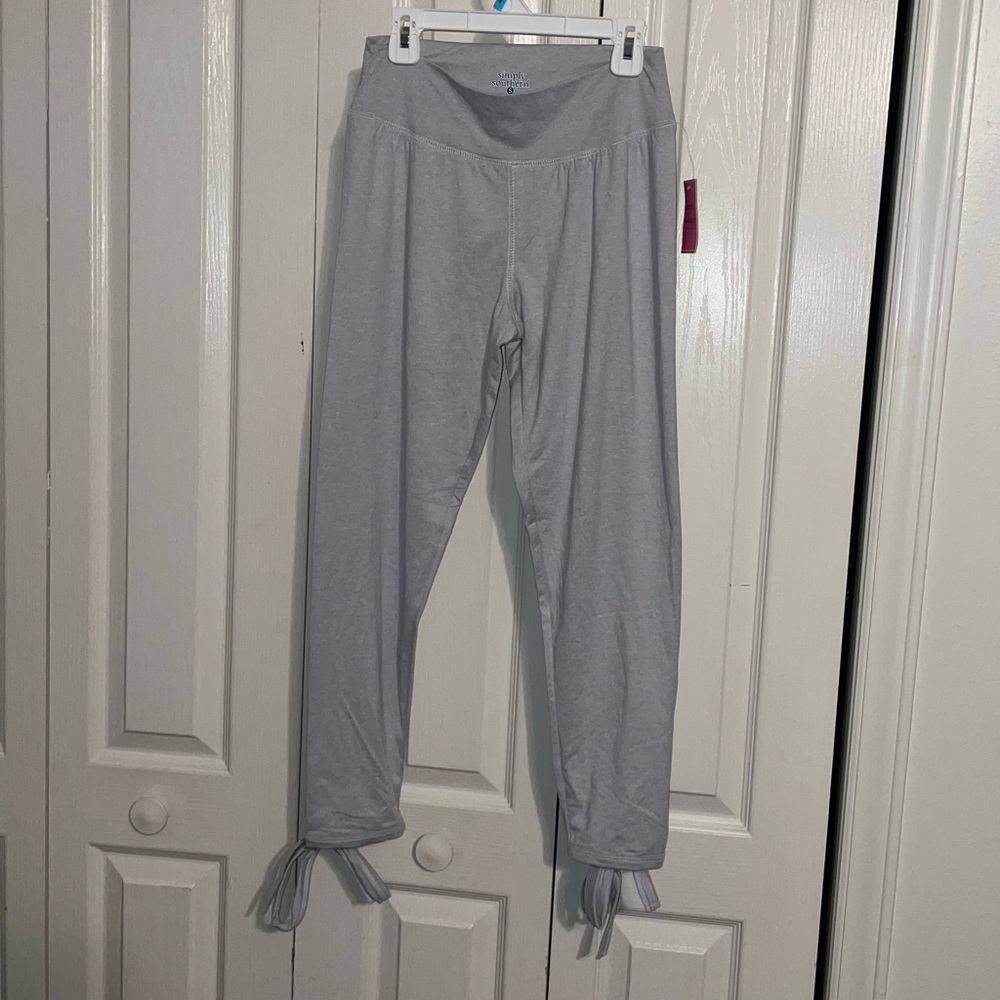 Simply Southern Low Rise Bow Tie-back Leggings